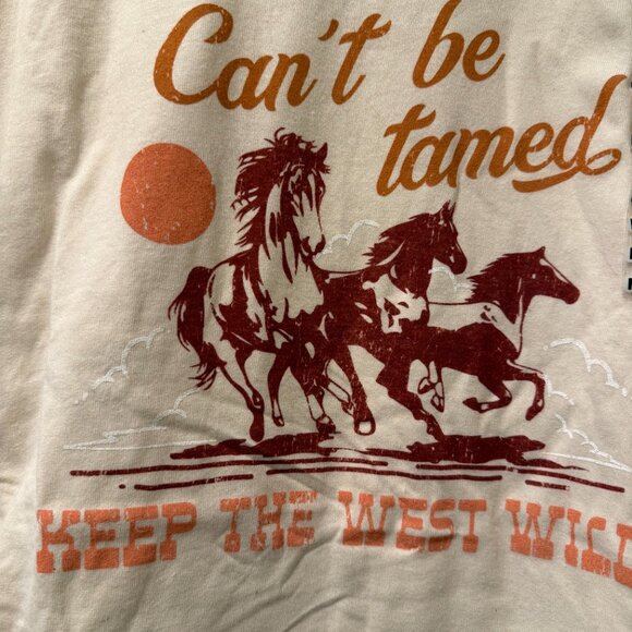 NWT Women's Country Can't Be Tamed Short Sleeve T-Shirt - Size Medium - Picture 3 of 5